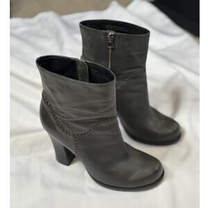 Kork-Ease Black Leather Ankle Boots Women’s 8.5